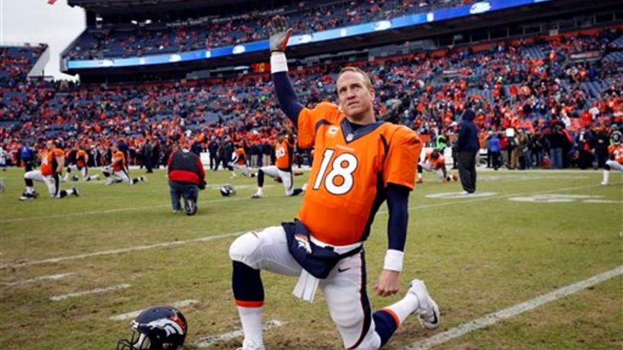 Peyton Manning regresa para cuarta temporada con Broncos