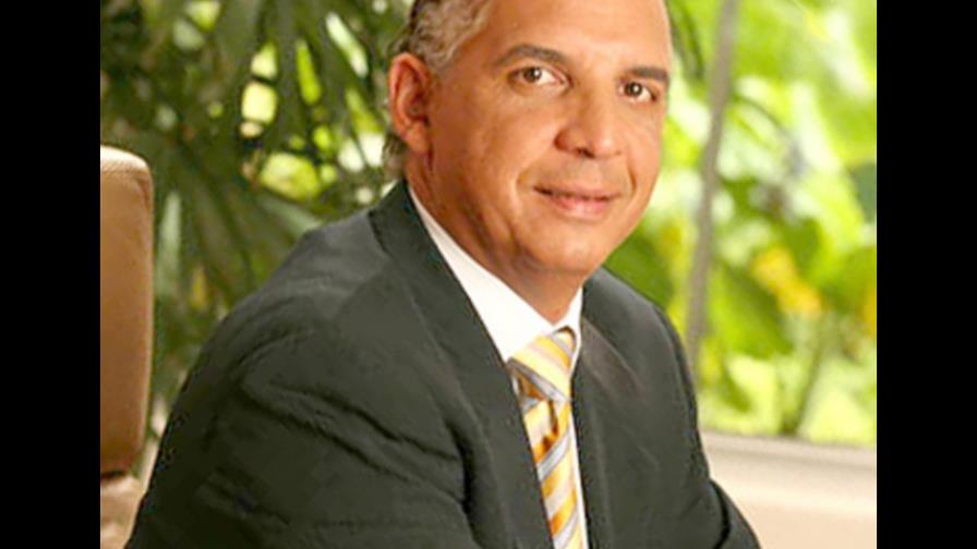 Danilo Medina recibe a Fernando Capellán, y hablan de su empresa en la frontera Danilo Medina recibe a Fernando Capellán, y hablan de su empresa en la frontera