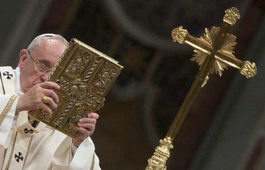 El papa Francisco encabeza Vigilia Pascual