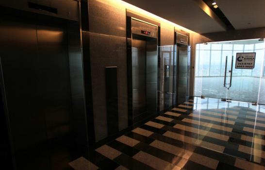 El Tornillo, un referente de contrastes en la modernidad urbana de Panamá El Tornillo, un referente de contrastes en la modernidad urbana de Panamá