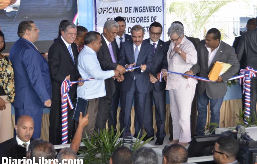 Danilo Medina entrega un centro médico y dos escuelas