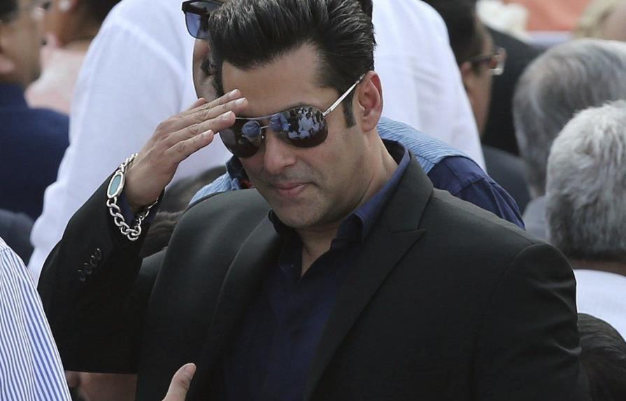 Condenan a megaestrella de Bollywood Salman Khan a cinco años de prisión