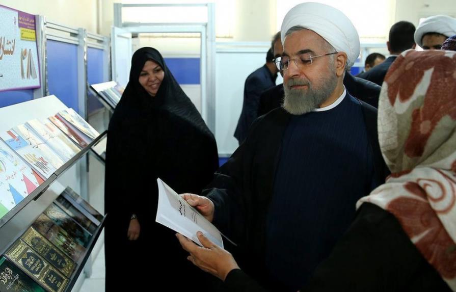 Iraníes exhiben gusto por la lectura en la mayor feria del libro de Asia