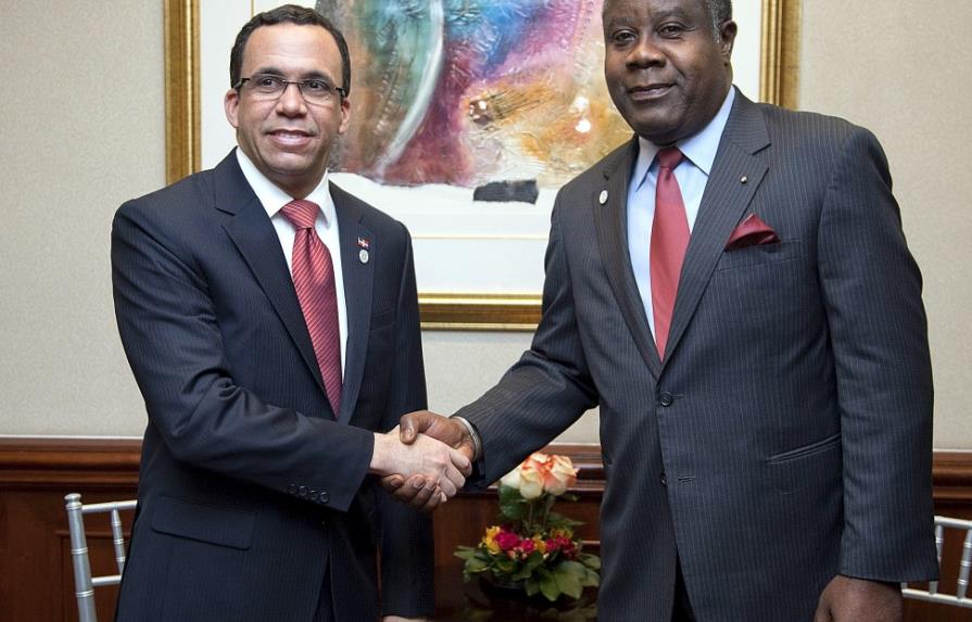 Cancilleres dominicano y haitiano tratan acuerdos de trabajo durante reunión en Quito