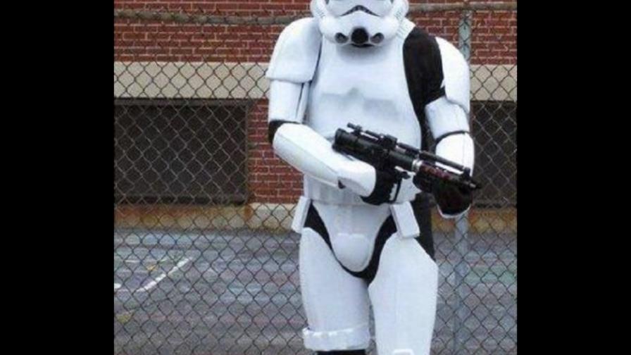 Hombre es arrestado por disfrazarse de personaje de Star Wars