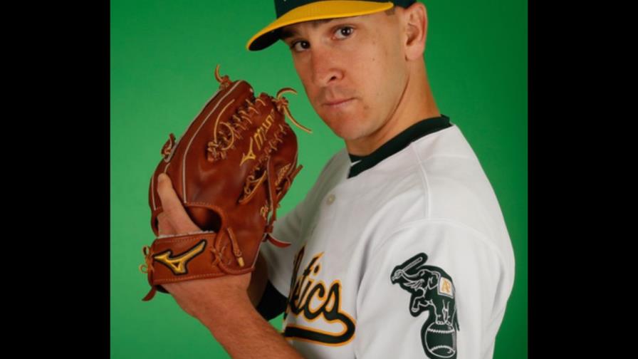 Oakland sube al ambidiestro Pat Venditte