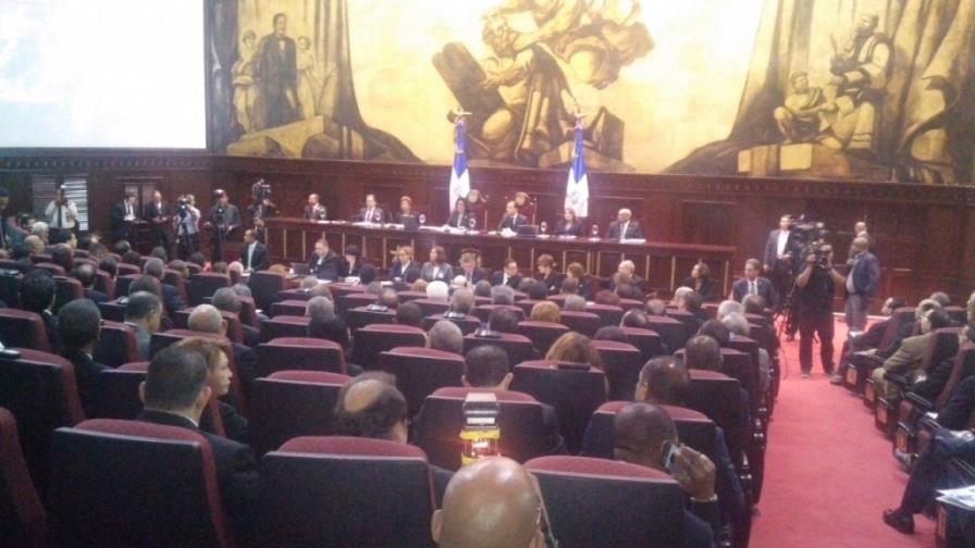 Legisladores inician sesión de la Asamblea Nacional Revisora