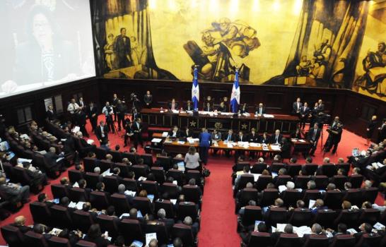 Legisladores presentan propuestas en la Asamblea Revisora para reformar la Constitución