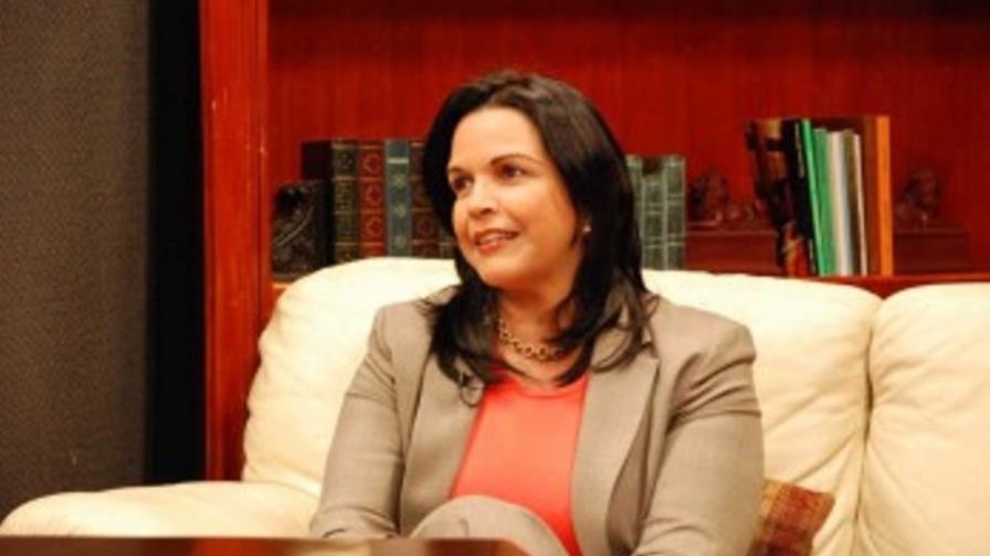 Abel Martínez pide a Minou presentar pruebas de supuesto soborno a Comisión de Etica