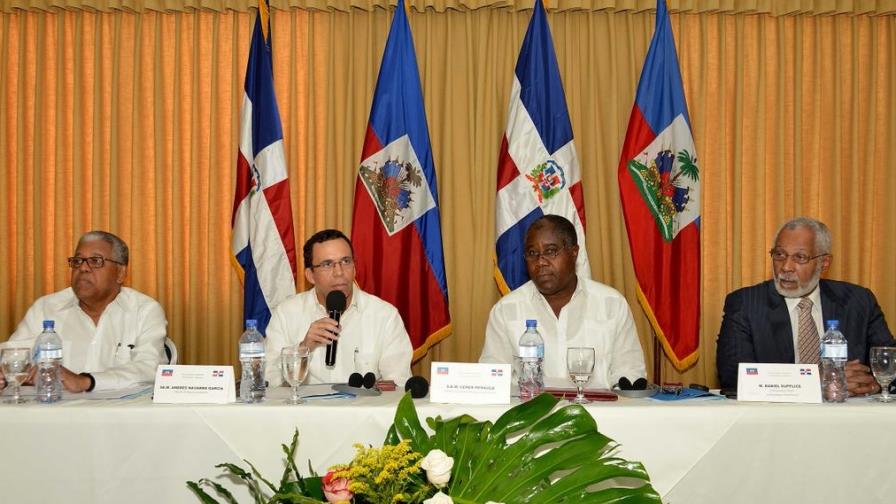 Haitianos en universidades del país podrán seguir al finalizar Plan de Regularización