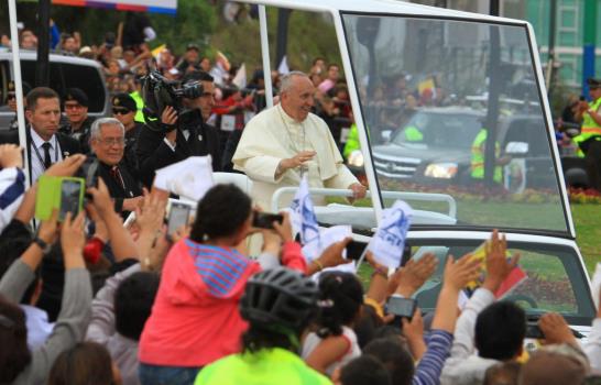 El papa llegó a Quito y dijo que marginados son la deuda de América Latina