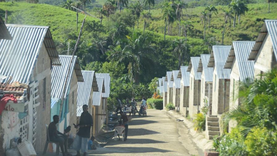 A barrio for undocumented Haitians is built in Montellano