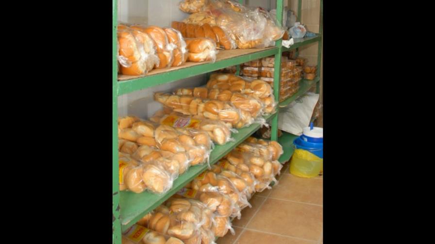 Panaderos deciden aumentar el precio de la unidad de pan a RD$7 Panaderos deciden aumentar el precio de la unidad de pan a RD$7