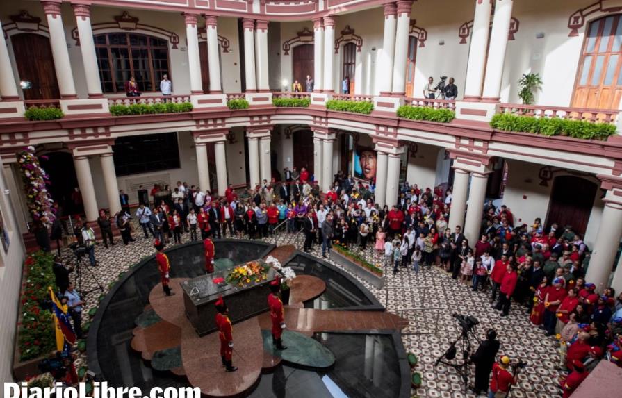 Venezolanos añoran a Chávez en medio de crisis