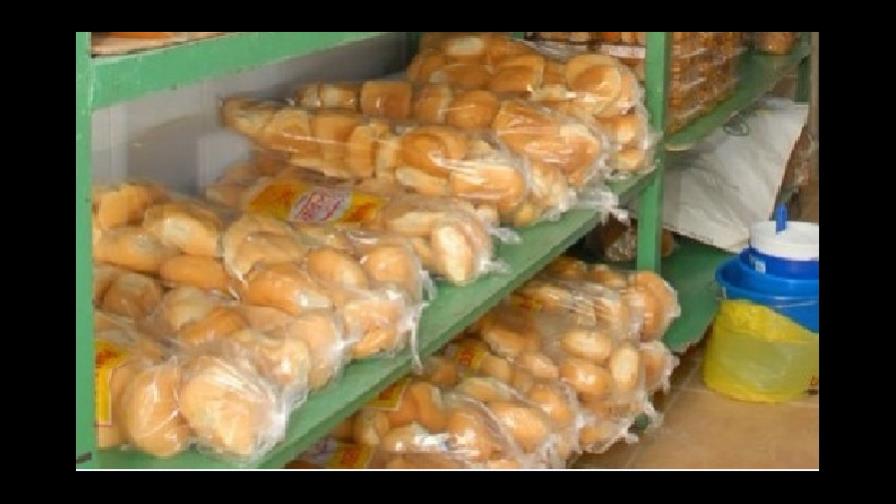 Bakers decide to increase the price of bread to RD $7 Bakers decide to increase the price of bread to RD $7