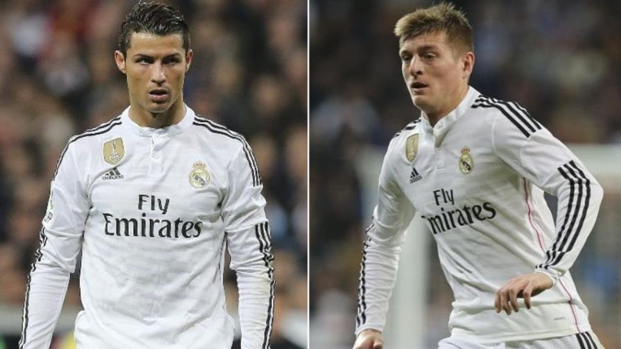 Jugadores de fútbol del Real Madrid en obras de bien social Jugadores de fútbol del Real Madrid en obras de bien social