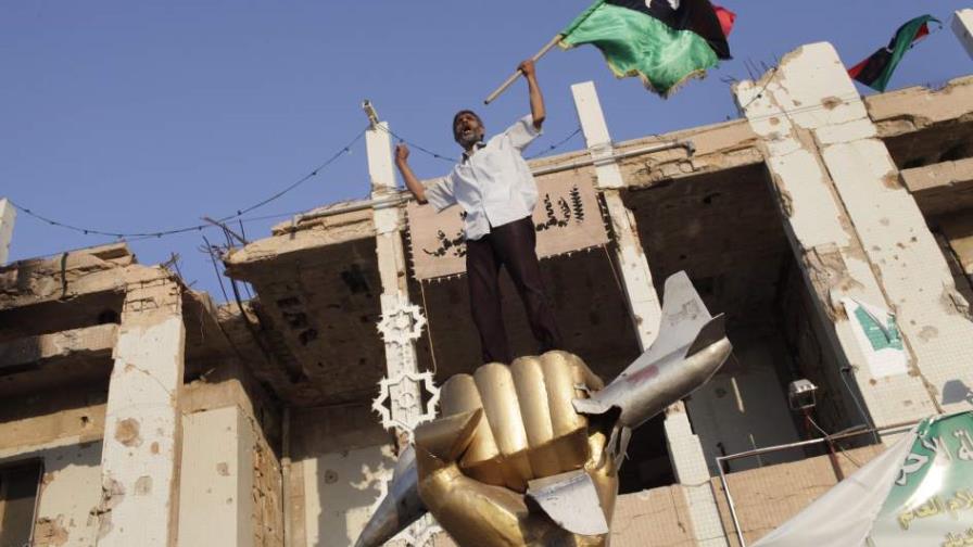 De los suntuosos palacios de Gadafi sólo quedan ruinas