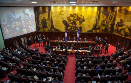 Denuncias, críticas y defensas matizaron Asamblea Revisora de la Constitución