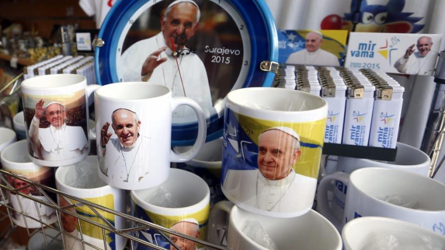 Papa: estar demasiado enganchados a la computadora es una enfermedad