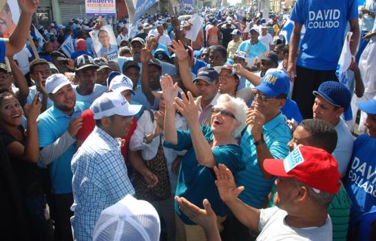 Abinader mide fuerzas y acusa a Danilo de convertir en inmundicia el Congreso