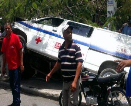 Dos mueren y siete resultan heridos en choque ocurrido en La Vega