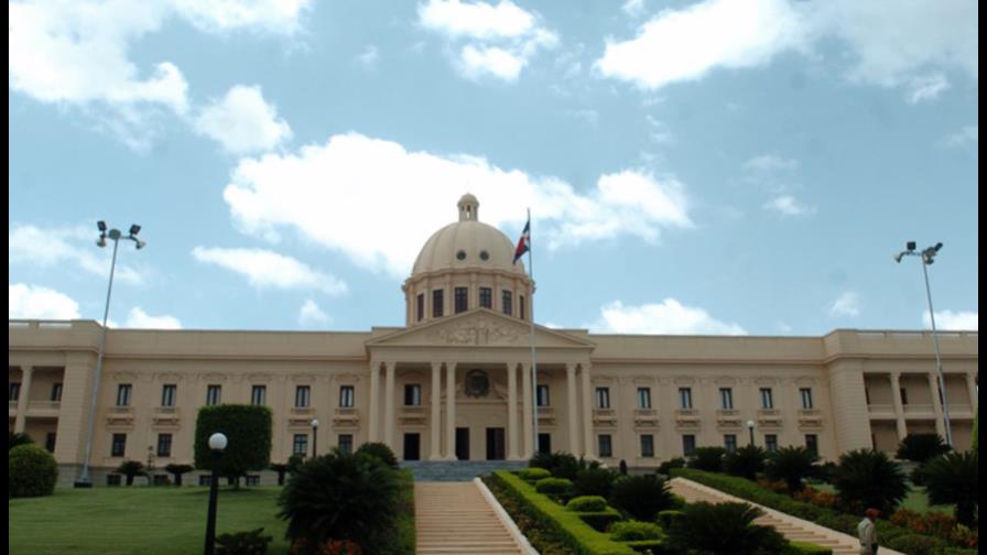 Poder Ejecutivo pensiona a 32 periodistas y locutores Poder Ejecutivo pensiona a 32 periodistas y locutores