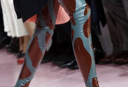 Raf Simons actualiza estampado animal de Dior en París Raf Simons actualiza estampado animal de Dior en París