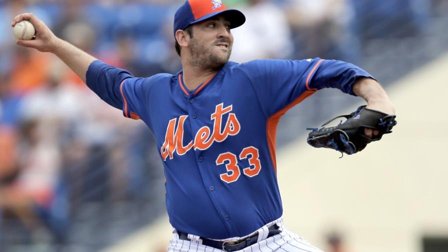 Matt Harvey regresa lanzando 2 innings perfectos