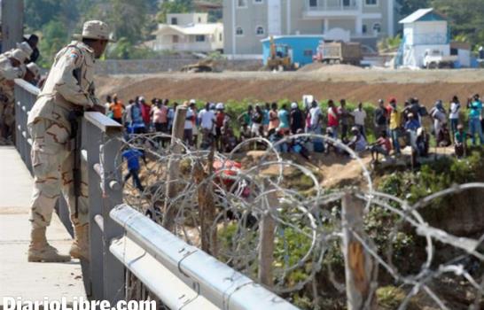 El ministro de Defensa dice que la frontera está en total calma