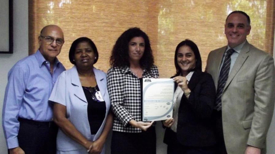 Laboratorios Síntesis recibe una certificación de calidad