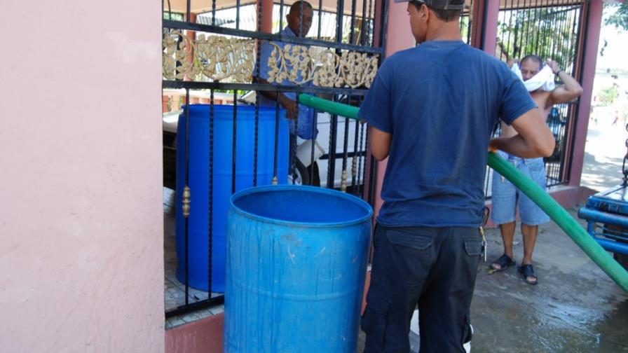 Sectores de Santo Domingo Norte sin agua por falta de electricidad Sectores de Santo Domingo Norte sin agua por falta de electricidad