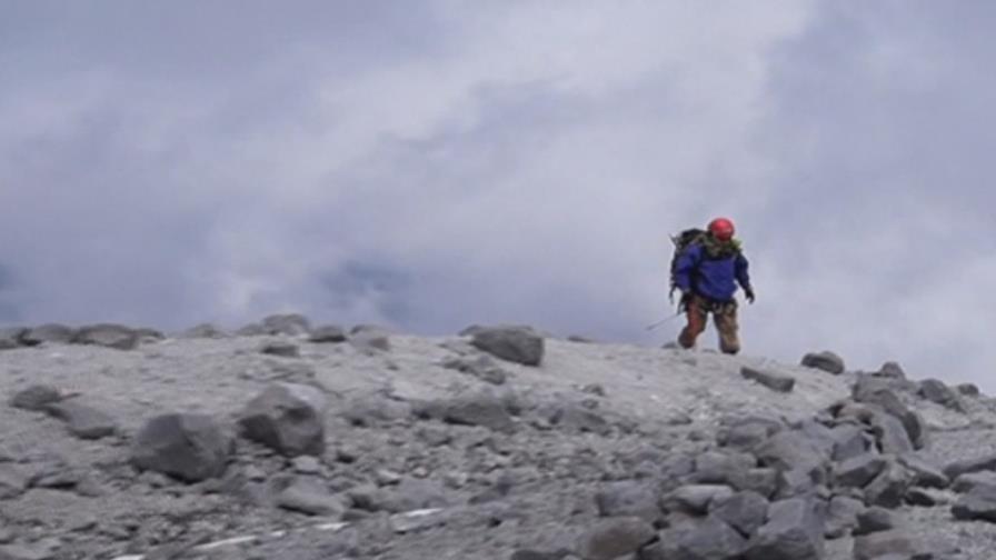 Hallan dos “momias” congeladas en Pico Orizaba
