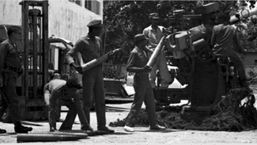 El 8 de mayo de 1965 EE.UU. confirma la presencia en el país de 42 mil marines