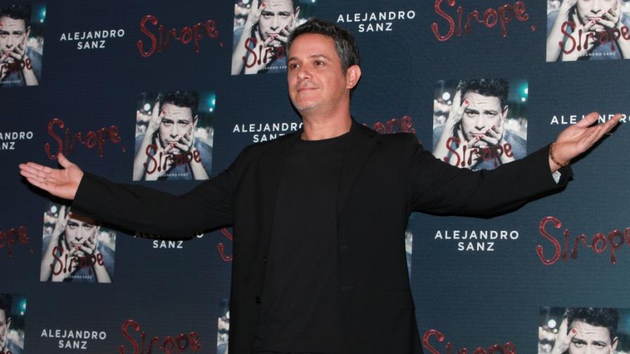 Alejandro Sanz celebra al rey Felipe VI, pero cuestiona sabiduría de Maduro