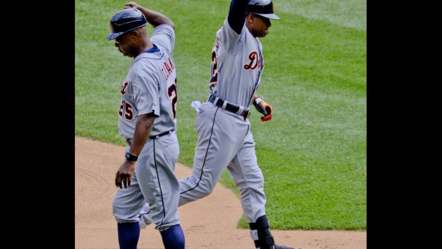Tigres ganan, con jonrones de Céspedes y Martínez