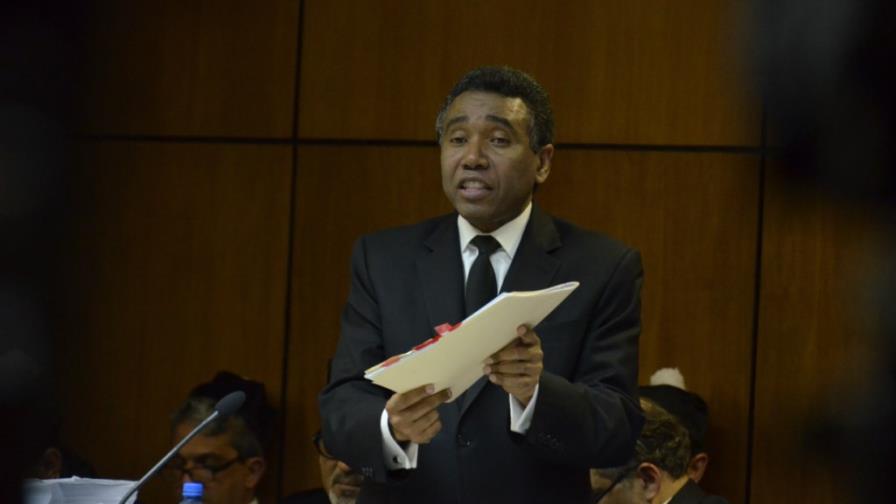 El gobierno haitiano le retiró dos obras a Félix Bautista