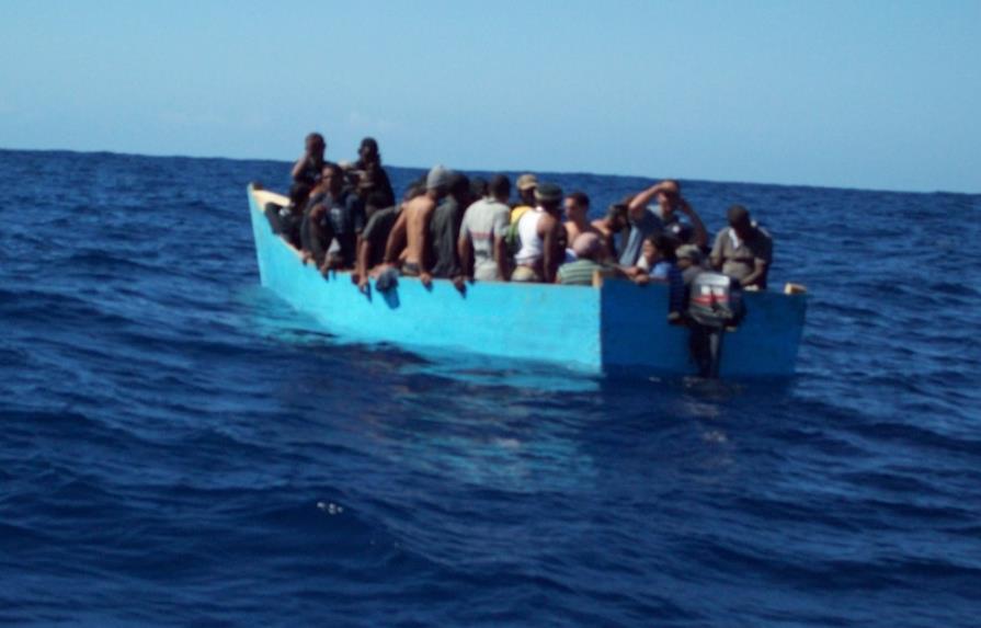 Un dominicano, 11 chinos y 2 haitianos bajo custodia por entrada ilegal a Estados Unidos