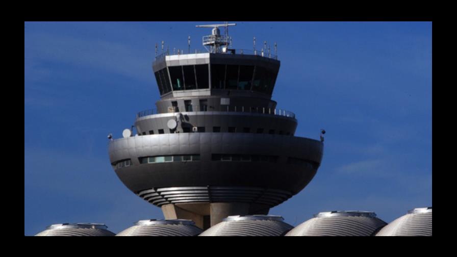 Controladores aéreos españoles inician huelgas parciales