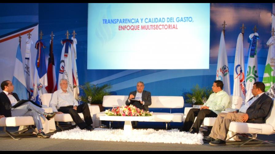 Contraloría realiza panel sobre calidad del gasto