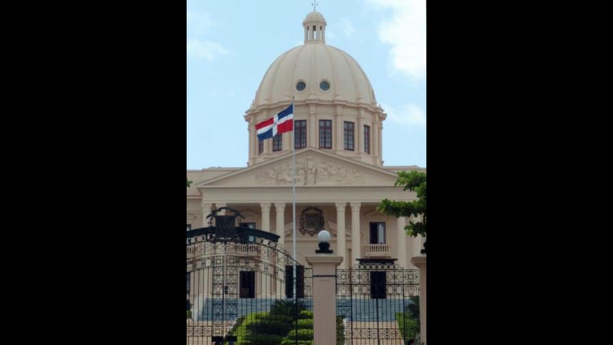 El Gobierno se ‘aprieta’ el cinturón; restringe viajes y uso de vehículos