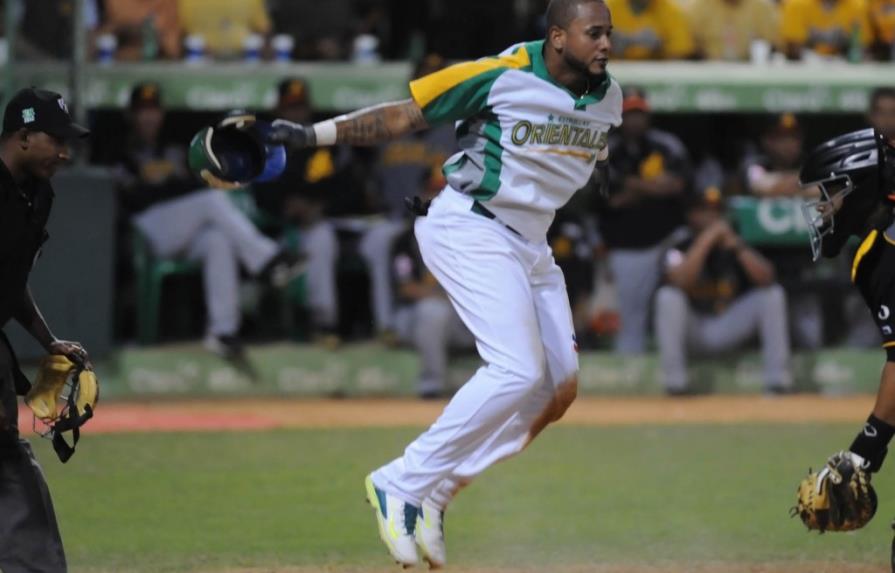 Estrellas Orientales ganan y empatan en la 2da posición de la semifinal del béisbol dominicano