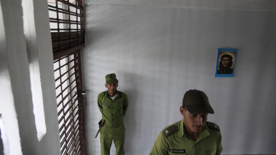 Comisión disidente espera más excarcelaciones en Cuba