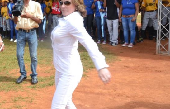 Carmen María Brache exhorta a atletas no abandonar sueños de progeso