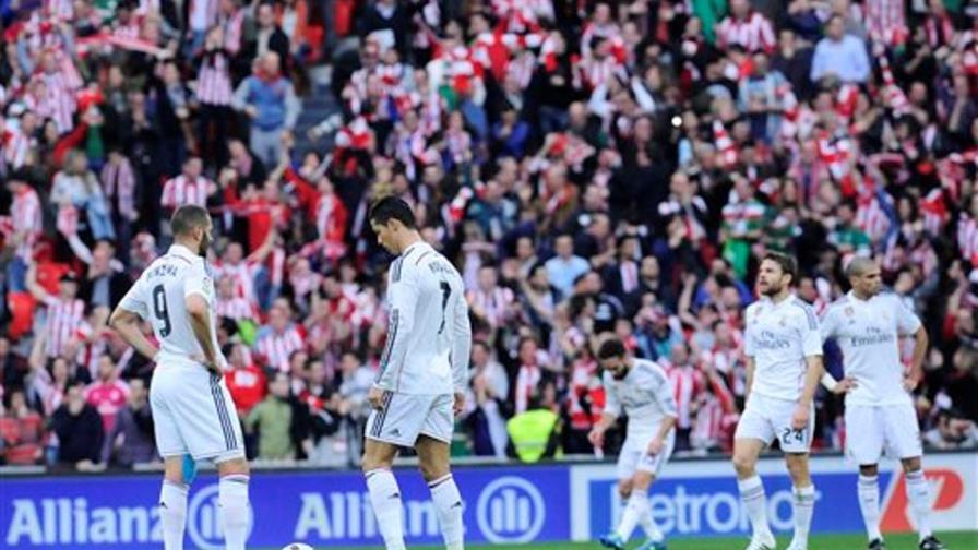 Real Madrid empata y el Barcelona se acerca a dos puntos