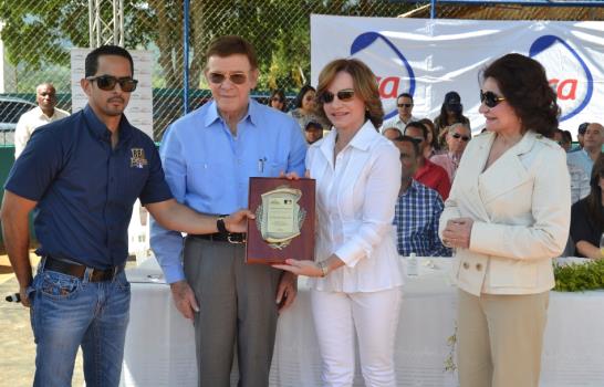 Carmen María Brache exhorta a atletas no abandonar sueños de progeso
