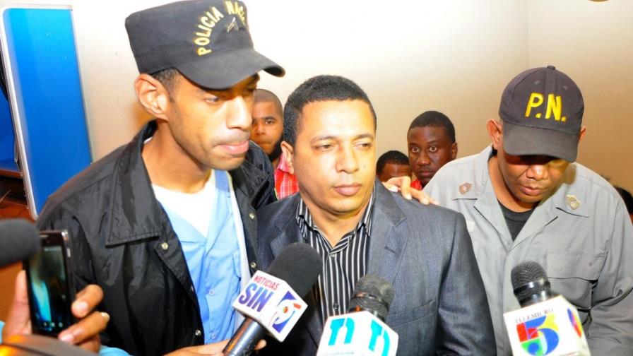 Juez envía a prisión a dueño de clínica de estética de Santiago