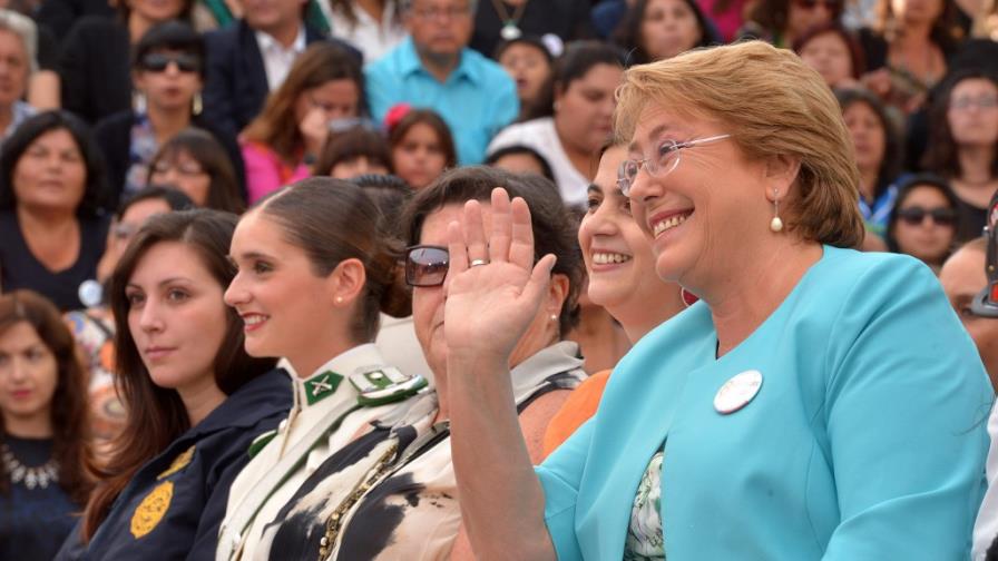 Michelle Bachelet promulga la ley que crea el Ministerio de la Mujer en Chile