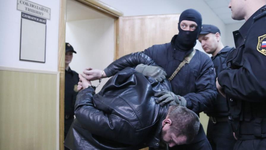 Detenido confiesa su implicación en asesinato del opositor ruso Boris Nemtsov Detenido confiesa su implicación en asesinato del opositor ruso Boris Nemtsov