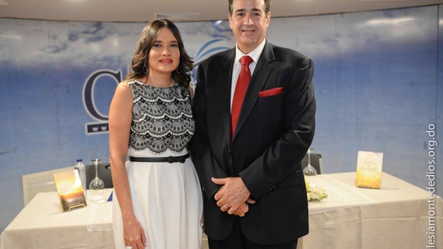 Pastora Montserrat Bogaert presentó los libros Palabras de Vida y En la Brecha