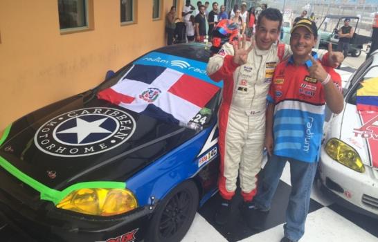 José Ricardo Leroux arrasa ganando cuatro carreras en Homestead, Florida